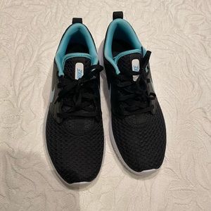 Nike Women’s GOLF Roshe G size 7